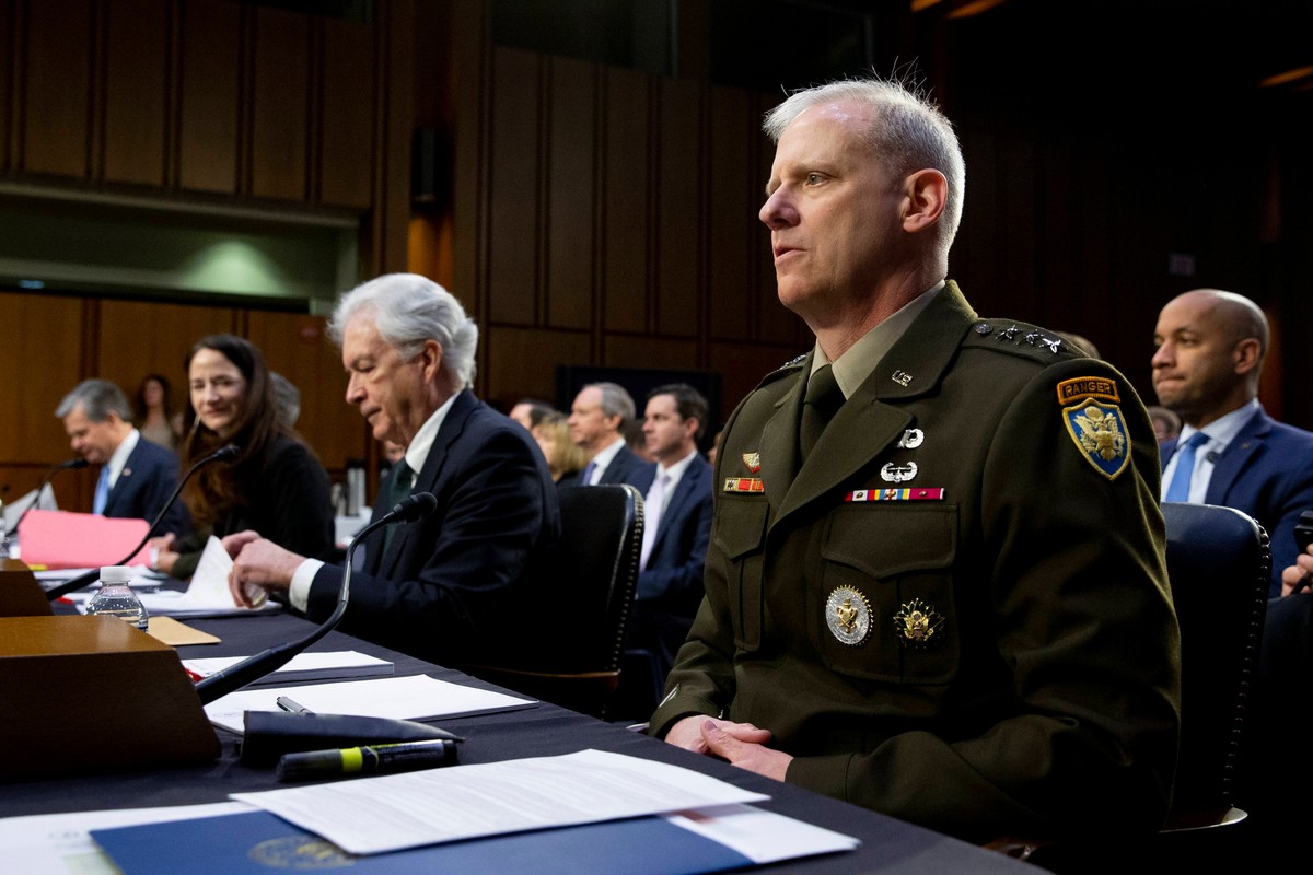 Szef Agencji Wywiadu Obrony USA Gen. Scott Berrier, dyrektor CIA William Burns, szefowa DNI Avril Haines i dyrektor FBI Christopher Wray