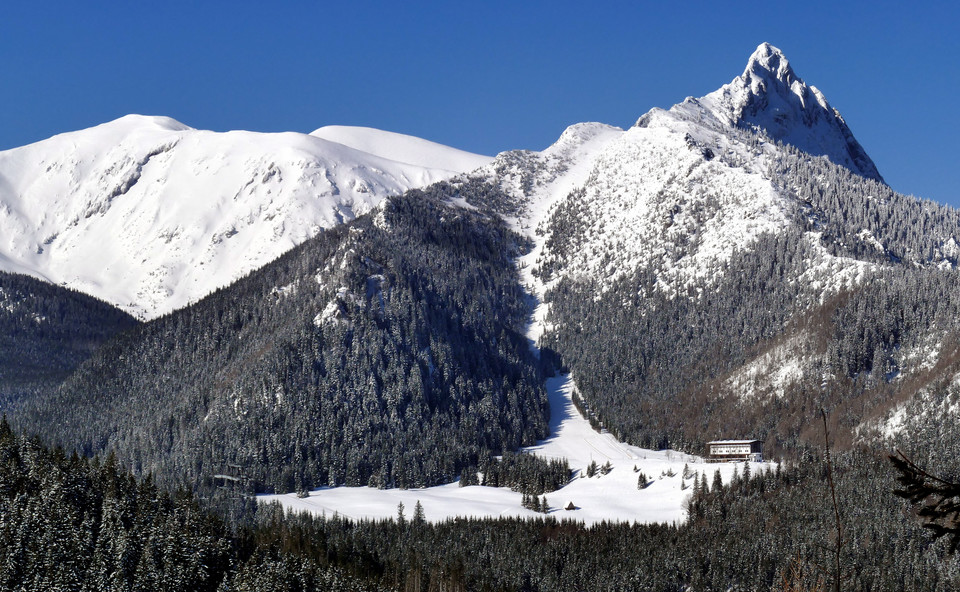 ZAKOPANE TATRY POGODA ŚNIEG (widok na Giewont i Kalatówki ze szlaku na Halę Gąsienicową)