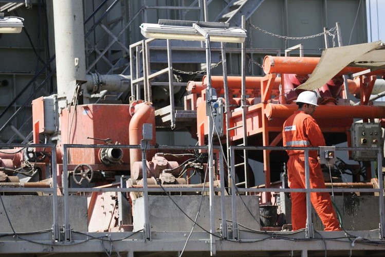 W KLUKOWEJ HUCIE FIRMA BNK Petroleum Inc ROZPOCZĘŁA TESTOWY ODWIERT W POSZUKIWANIU GAZU ŁUPKOWEGO ODWIERT BĘDZIE SIĘGAŁ NA OK 4000 METRÓW