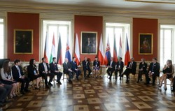 Debata prezydentów z młodzieżą. Komorowski spytał o wolność w internecie