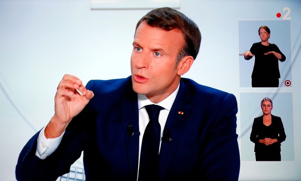 Koronawirus we Francji: Macron ogłosił wprowadzenie godziny policyjnej w części kraju