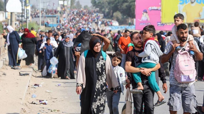 Veliki broj stanovnika Gaze pobegao je iz severne Gaze krajem 2023. godine nakon što im je Izrael naredio da odu | Foto: Ahmed Zakot/SOPA Images/LightRocket/Getty