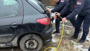 Akcija spasavanja zaključanog deteta u kolima