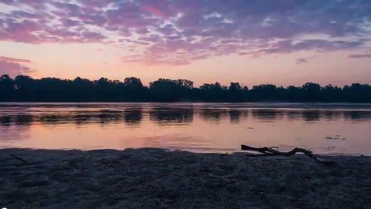 Kajaki, wycieczki statkiem, przejażdżki rowerem po brzegu, zabawy i spotkania towarzyskie na plażach – to wszystko znalazło się w nowym filmie o warszawskim odcinku Wisły. Został nakręcony na zlecenie miasta i ma promować nadwiślańskie atrakcje wśród mieszkańców stolicy i turystów. Trafił właśnie do sieci.