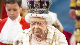 Erzsébet királynőnek leesett az álla: titkokat tudott meg apjáról és a koronáról