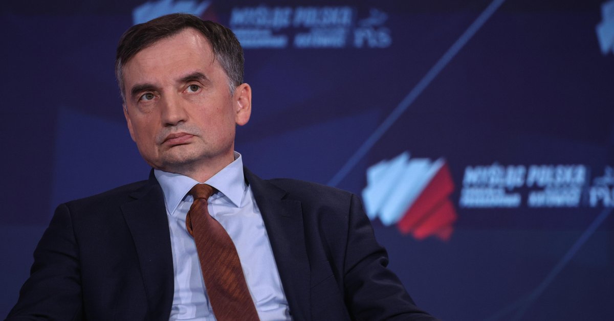 Zbigniew Ziobro wyjechał z Węgier. Do sieci trafiło jego zdjęcie z lotniska