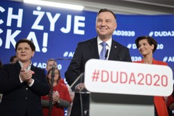 Rośnie liczba niezadowolonych z działalności prezydenta [SONDAŻ]