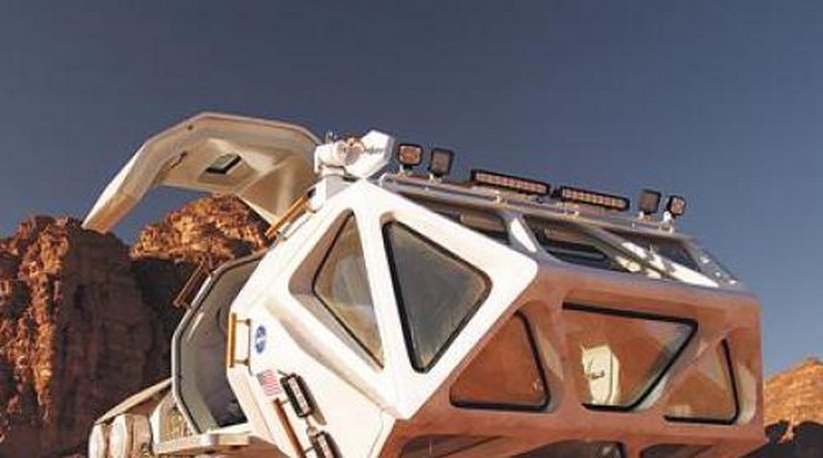Matt Damon új filmjébe épített Mars-járót Szalay Balázs - Videó!