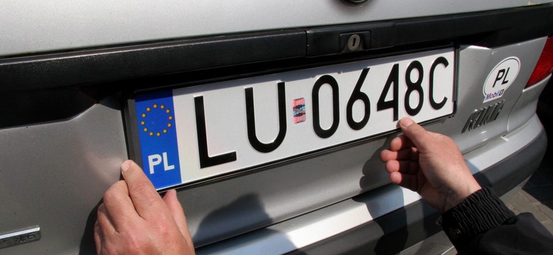 Od 3 lutego leci 10 000 zł za samochód spalinowy. Oto nowe prawo. Masz takie auto?