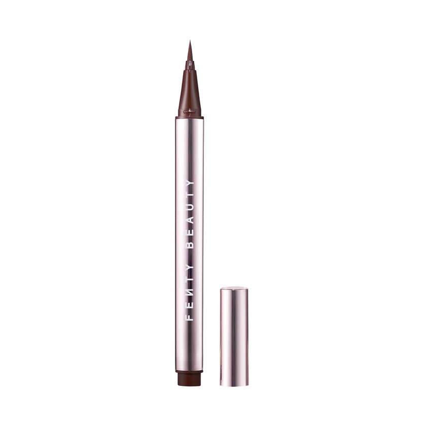 «Flyliner»-Eyeliner» in der Farbe «Big Truffle» von Fenty Beauty für rund 27 Franken, via Manor.