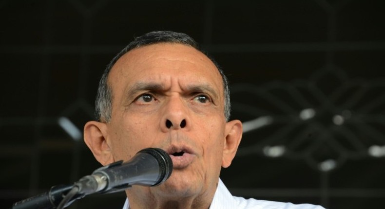 Honduras' former President Porfirio Lobo, delivers a message to the press in Tegucigalpa on March 7, 2017