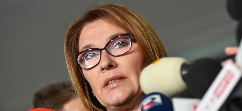 Rzeczniczka PiS: Wszyscy czynni politycy oddali nagrody, ale nie wszyscy na Caritas