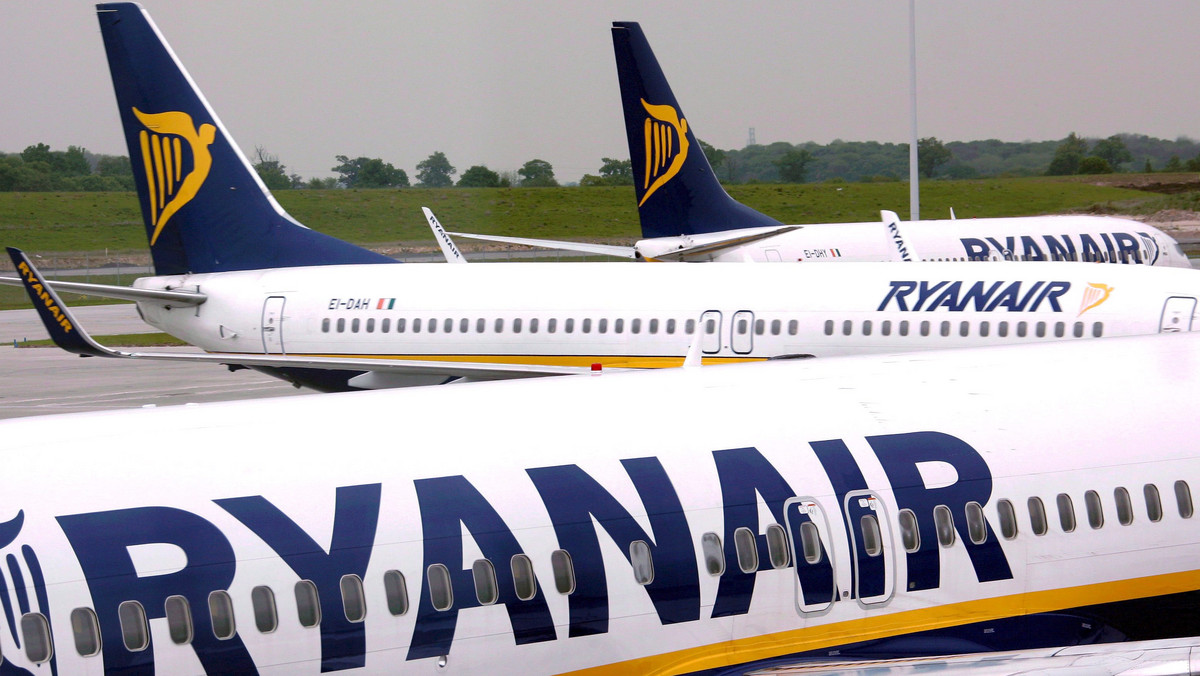 Tanie linie lotnicze Ryanair zamieściły całostronicową reklamę w lewicowym dzienniku "The Guardian", w której posługują się wizerunkiem Benedykta XVI, odbywającego wizytę w Wielkiej Brytanii.