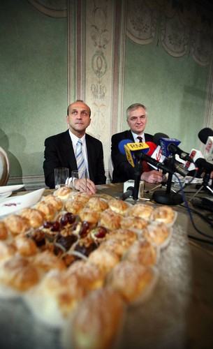 Śniadanie prasowe z udziałem Jarosława Gowina i byłego premiera w rządzie PiS, Kazimierza Marcinkiewicza