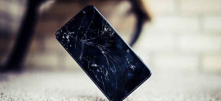 Co drugi Polak w ciągu roku zniszczył własnego smartfona