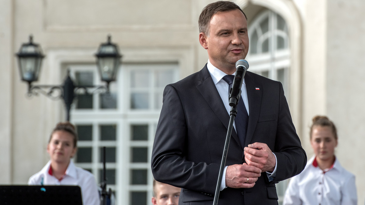 Prezydent RP przyjechał do Radzynia Podlaskiego na zaproszenie burmistrza. W swoim wystąpieniu jednoznacznie potępił podział na Polskę "A" i Polskę "B" oraz zapowiedział dalsze działania ku dobrej zmianie w kraju.