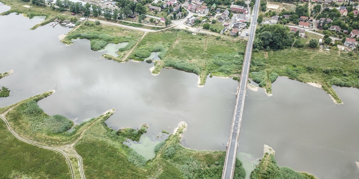 Jeden z mostów na Odrze