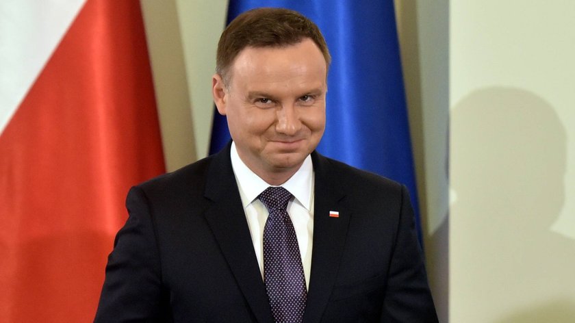 "Andrzej Duda jest jak notariusz"