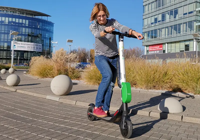 Test elektrycznej miejskiej hulajnogi Lime