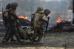 Ekspert nie ma złudzeń: Dla Ukraińców na froncie robi się coraz czarniej