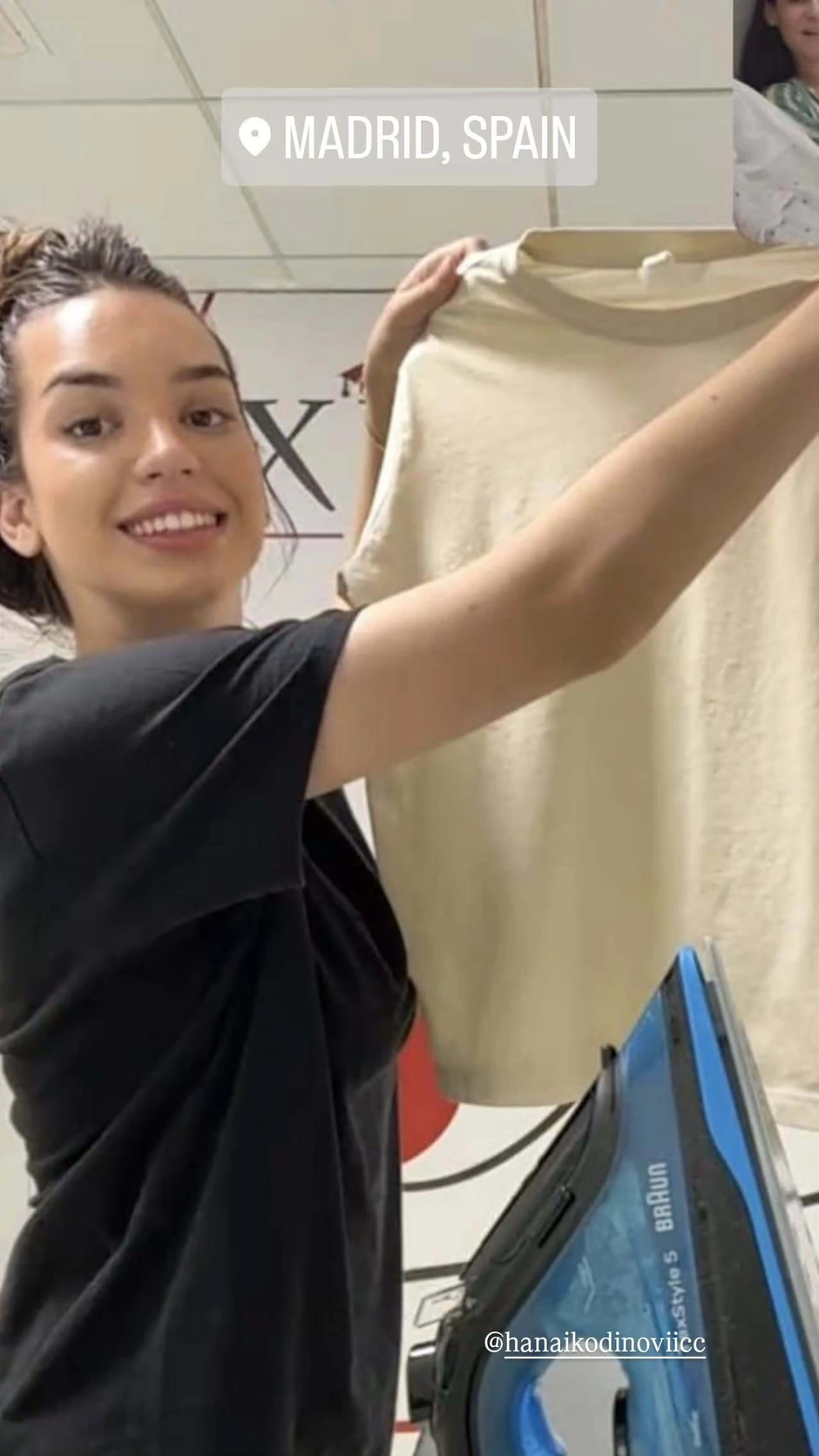 Hana se pohvalila mami Nataši da sama pegla