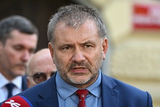 Kontrowersje wokół podręcznika HiT. Sędzia Żurek odsunięty od sprawy