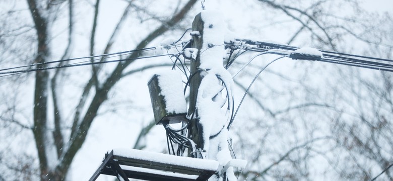 Dramatyczna akcja strażaków. Piechotą nieśli butlę tlenu; kiedy dotarli, było już za późno