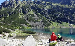 Turyści ruszyli pod Tatry. Wzmożony ruch na zakopiance