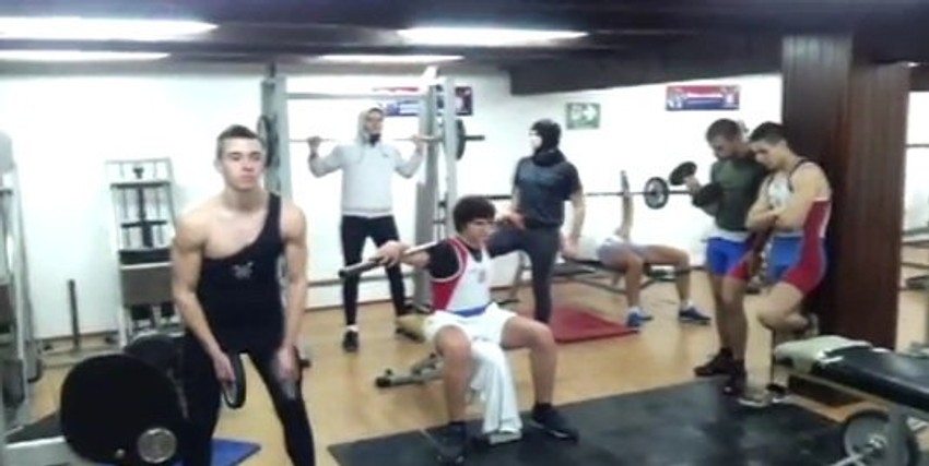 Veslači "Partizana" na početku videa "Harlem šejk"