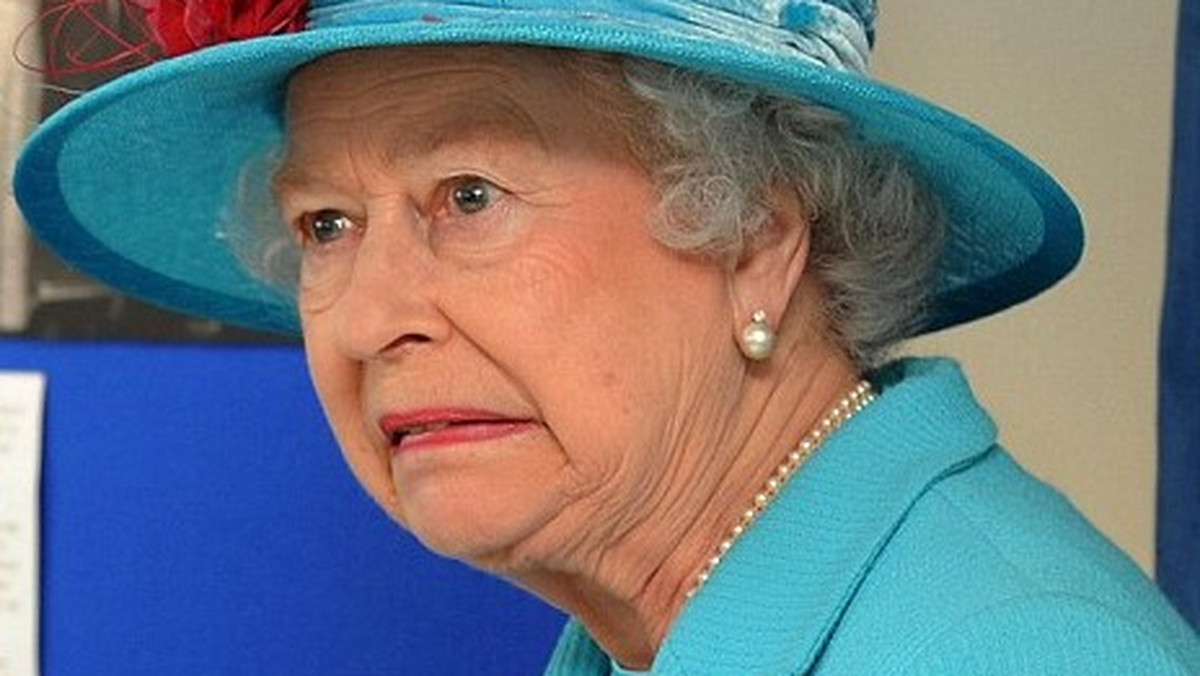 Królowa Elżbieta II ewakuowana z Pałacu Buckingham. "Była przerażona"
