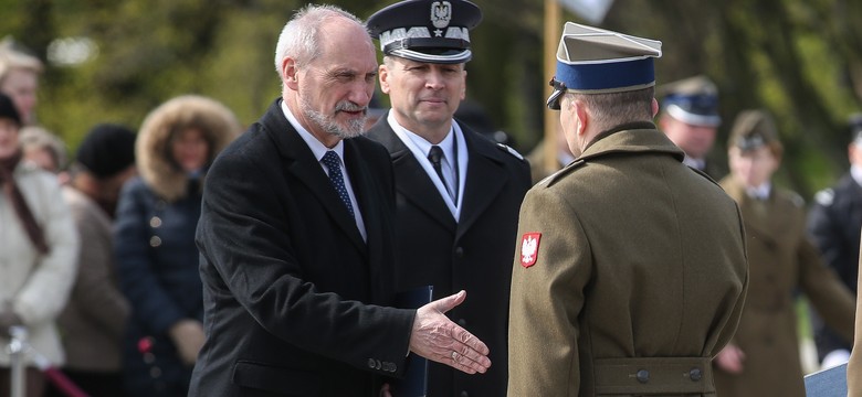 Macierewicz: Berczyński pozostaje członkiem podkomisji smoleńskiej