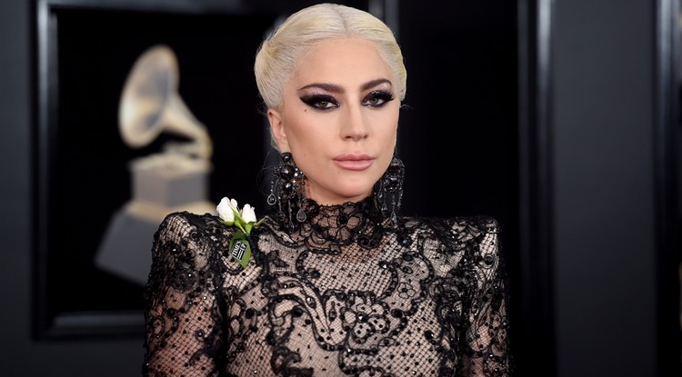 Lady Gaga állapota egyre súlyosabb - Lemondta a turnéját