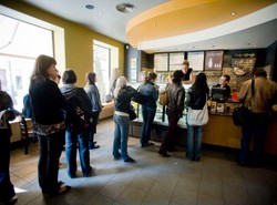 Lans w Starbucksie? Bez sensu