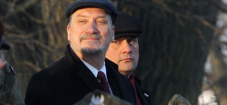 Macierewicz nie wierzy w zamach smoleński? "To tylko narzędzie polityczne"