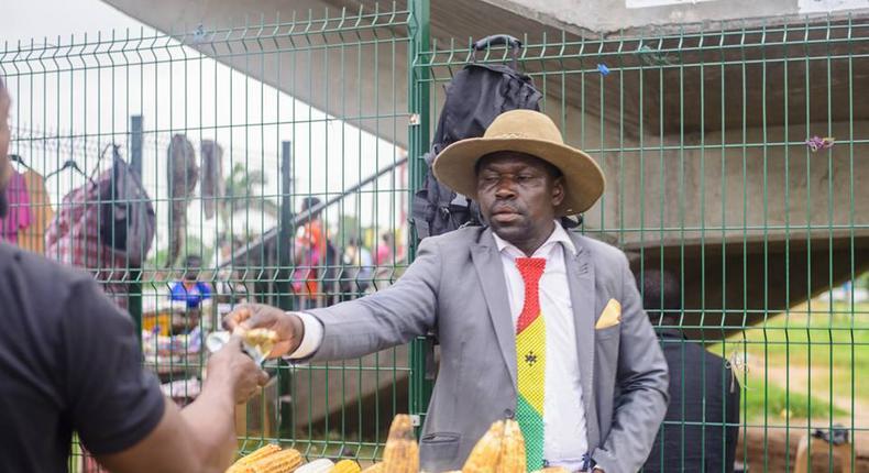 Meet the most stylish roasted corn seller in Ghana
