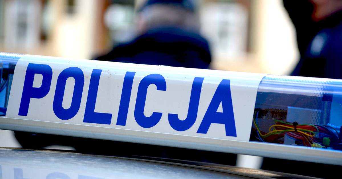 Policjantka usłyszała prokuratorskie zarzuty. "Przyłapano" ją w mieszkaniu pseudokibica