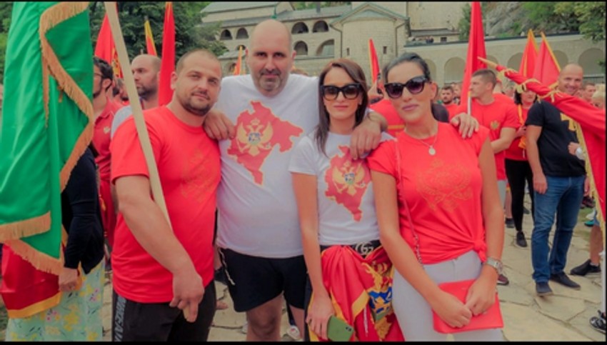 Miloš Martinović objavio fotografije  supruge i kuma