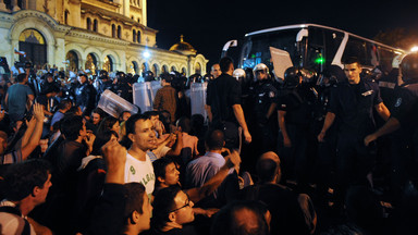 Bułgaria: 17 osób rannych w nocnych starciach przed parlamentem