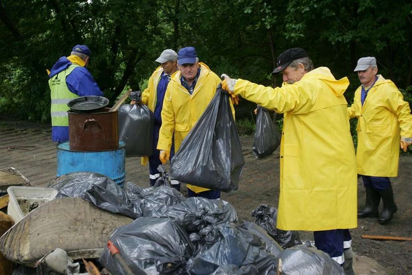 Miasto usunie śmieci i konary znad Wisły, wytnie drzewa w międzywalu, zlikwiduje altanki działkowe na Golędzinowie, zbuduje umocnienia na Wybrzeżu Helskim, naprawi Wał Zawadowski. Pójdzie na to 2,8 mln zł