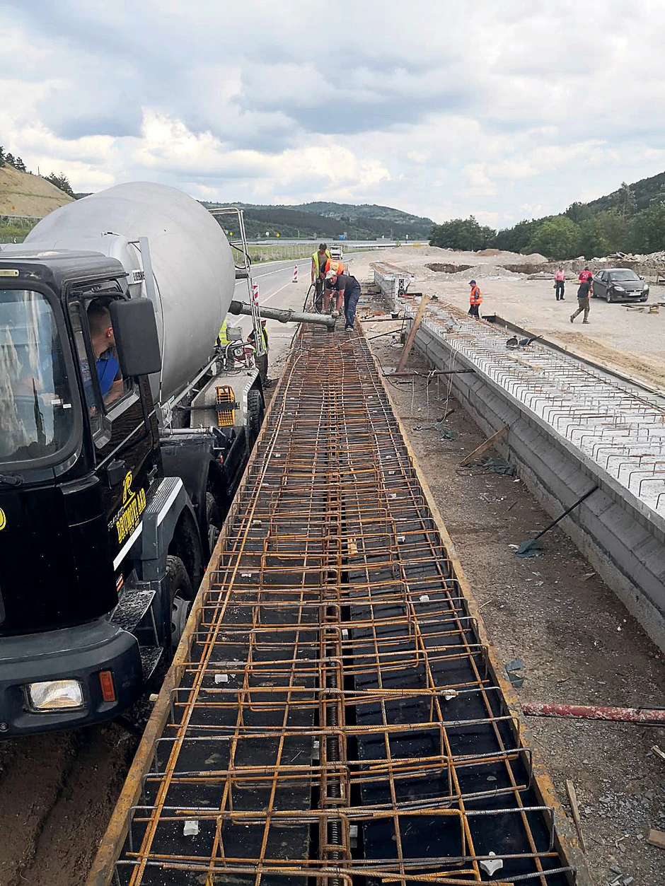 Ubrzano se izvode radovi i trenutno su ispred dinamike oko tri meseca, kažu izvođači radova