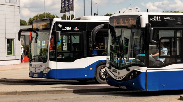 Świąteczne zmiany w kursowaniu autobusów i tramwajów pojawiają się już dziś w Wielki Czwartek i potrwają do wtorku 11 kwietnia.