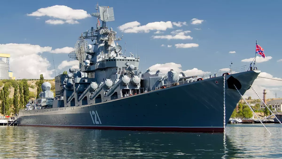 Niemal 200-metrowy krążownik Moskwa to jak na razie największa, dosłownie i w przenośni, morska strata Rosji w wojnie z Ukrainą
