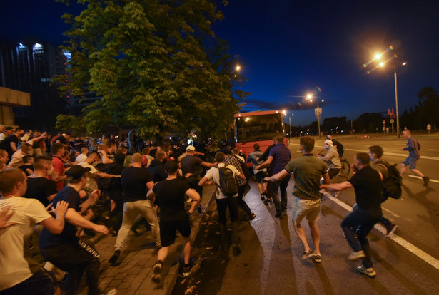 W Mińsku niespokojna noc po zakończeniu wyborów prezydenckich