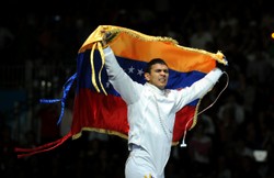 Mistrz olimpijski rozwozi w Łodzi jedzenie. Zmusiła go do tego sytuacja wywołana COVID-19