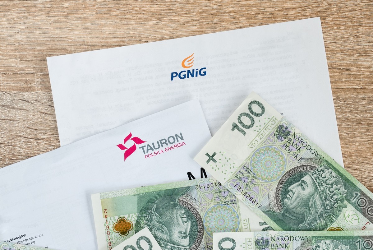 rachunki za prąd i gaz, pieniądze