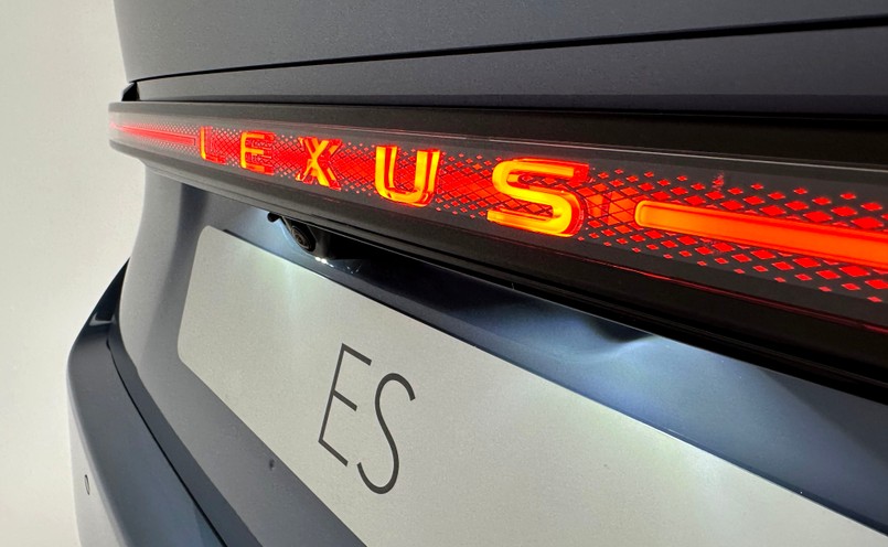 Nowy Lexus ES