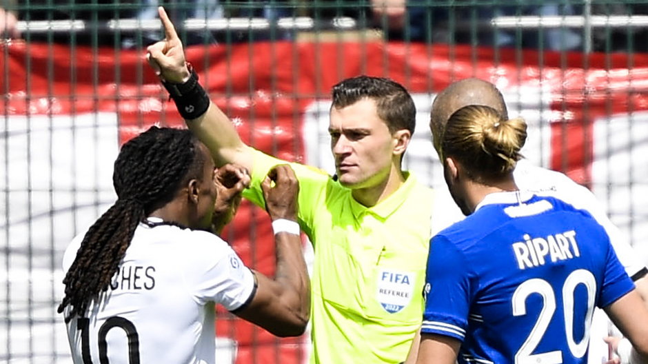 Renato Sanches dostał dwie żółte kartki w ciągu pięciu sekund meczu z Troyes