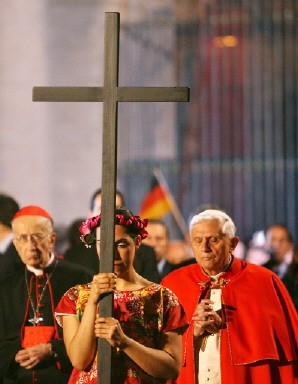 VATICAN-POPE-EASTER-GOOD FRIDAY