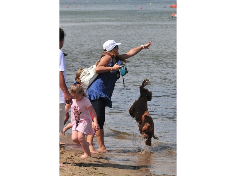 Mimo widocznej już ciąży Kasia aktywnie spędzała czas na plaży.