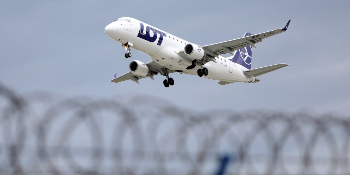 LOT Polish Airlines SA to spółka-córka Polskiej Grupy Lotniczej. Od kilku tygodni trwają spekulacje, czy jest elementem przygotowań do kontrolowanej upadłości PLL LOT. 